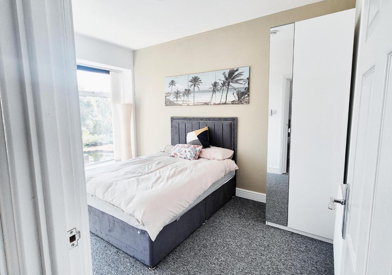 Stylish & Modern 2br Flat Nr Centre *