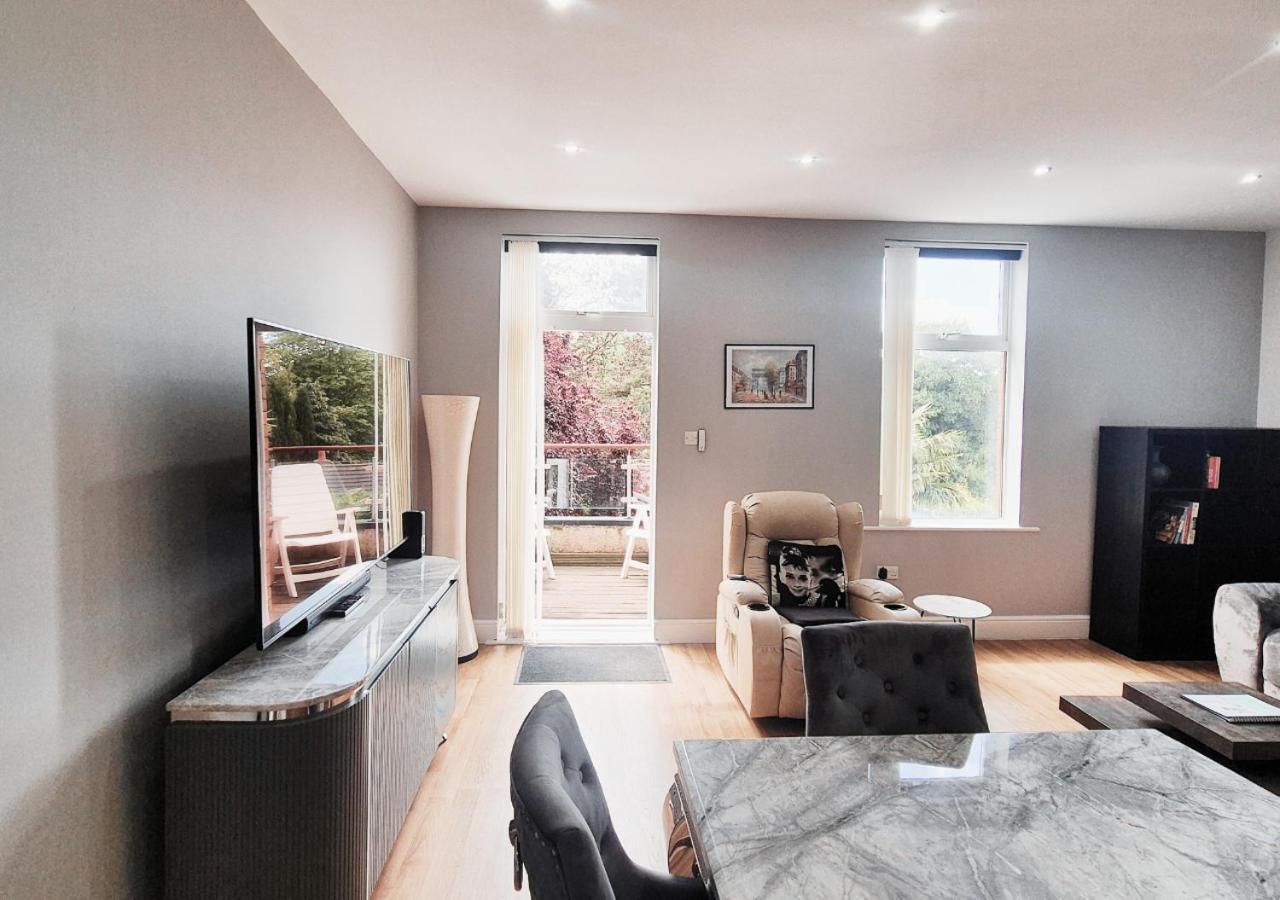 Stylish & Modern 2br Flat Nr Centre *